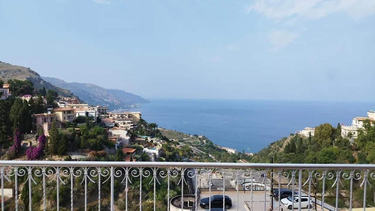 Casa Carmela Panoramic Center Apartment تاورمينا إيطاليا