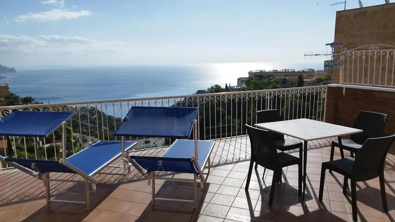 Casa Carmela Panoramic Center Apartment تاورمينا