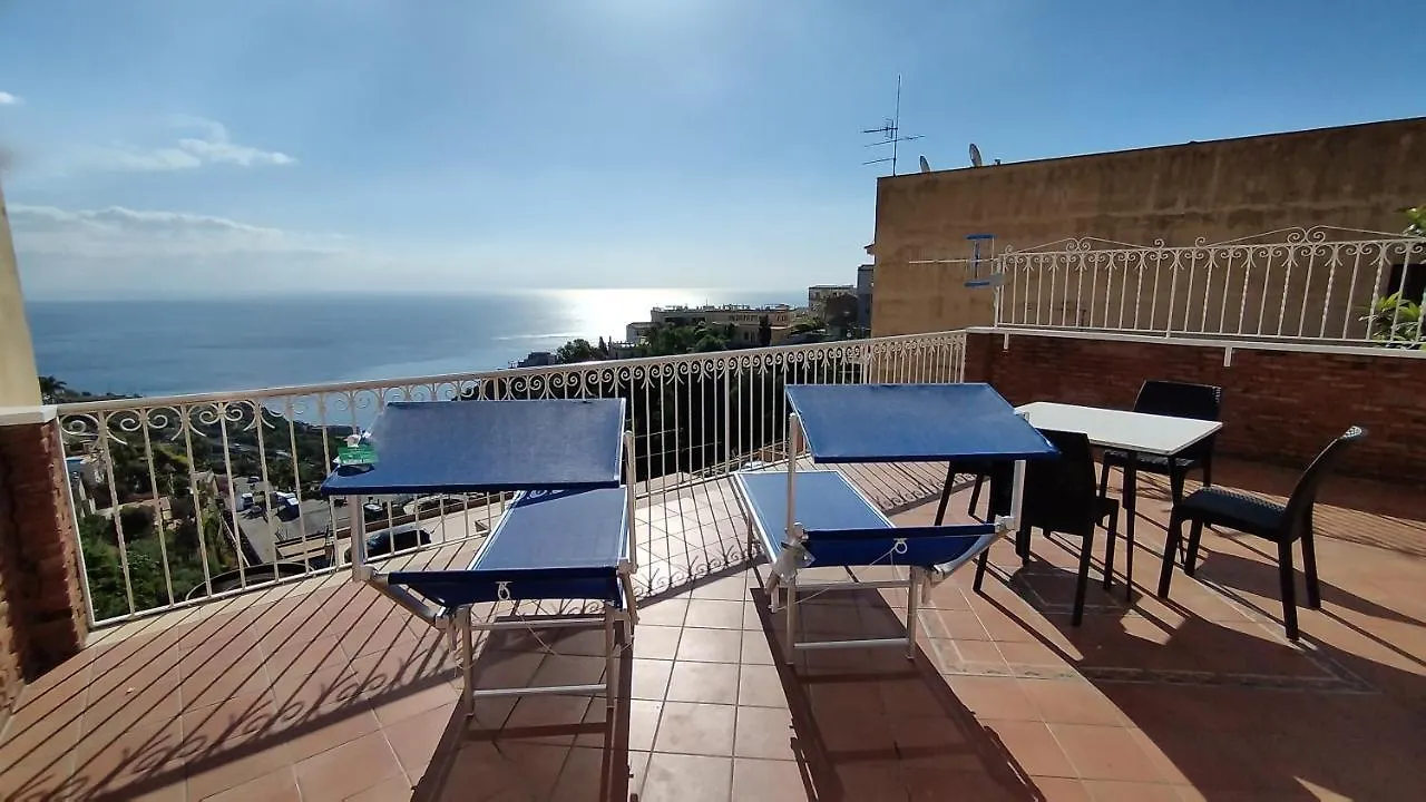 Casa Carmela Panoramic Center Apartment تاورمينا